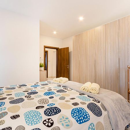 H2 -Modern And Spacious 3 Bedroom Apartment San Gwann Экстерьер фото