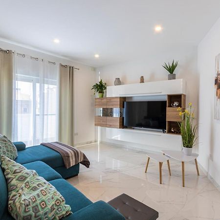 H2 -Modern And Spacious 3 Bedroom Apartment San Gwann Экстерьер фото