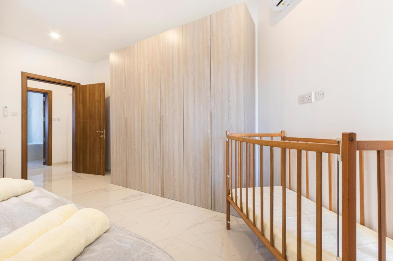 H2 -Modern And Spacious 3 Bedroom Apartment San Gwann Экстерьер фото