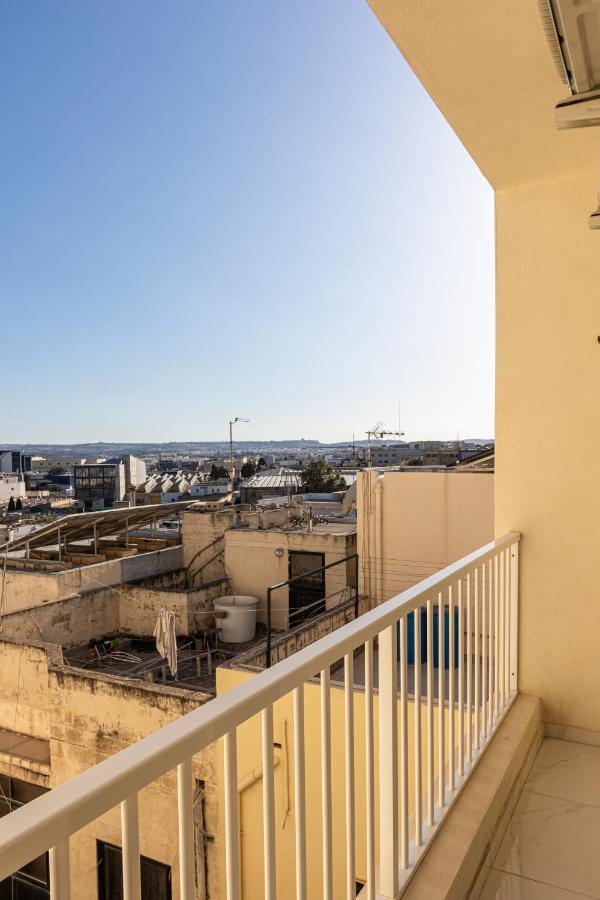 H2 -Modern And Spacious 3 Bedroom Apartment San Gwann Экстерьер фото